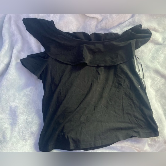Women’s tank with ruffled short sleeve, open shoulder on right side - Picture 1 of 3